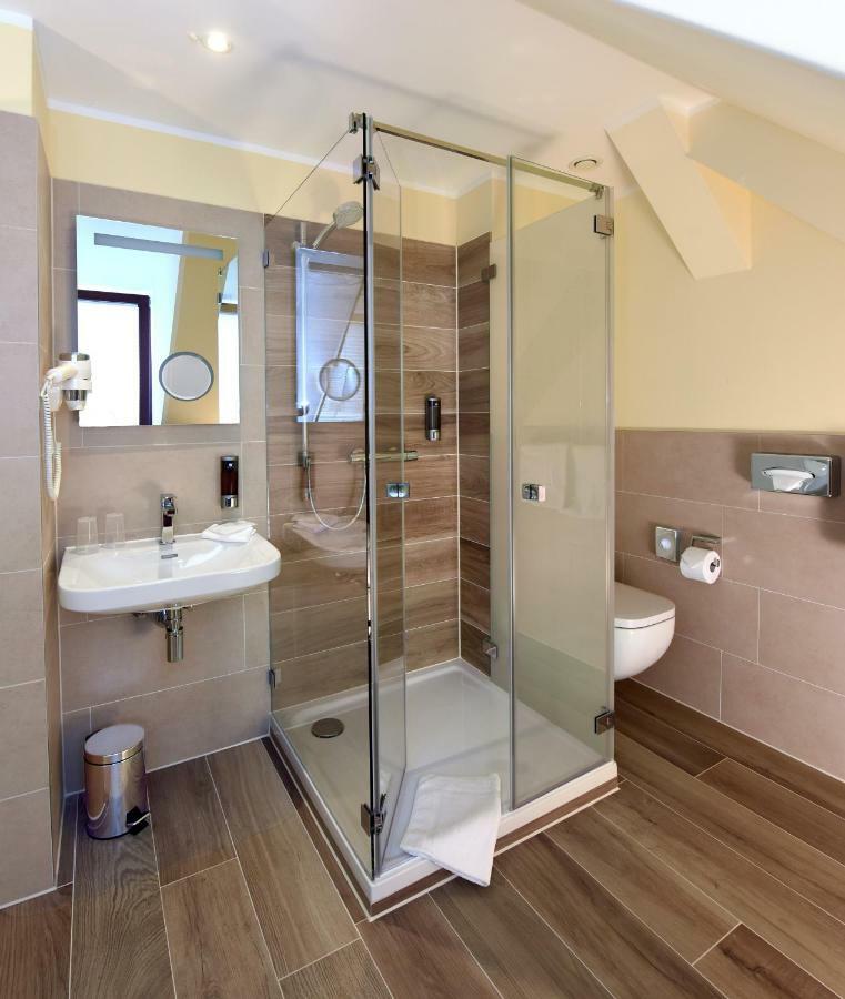 Port Inn Hotel Eichwalde エクステリア 写真