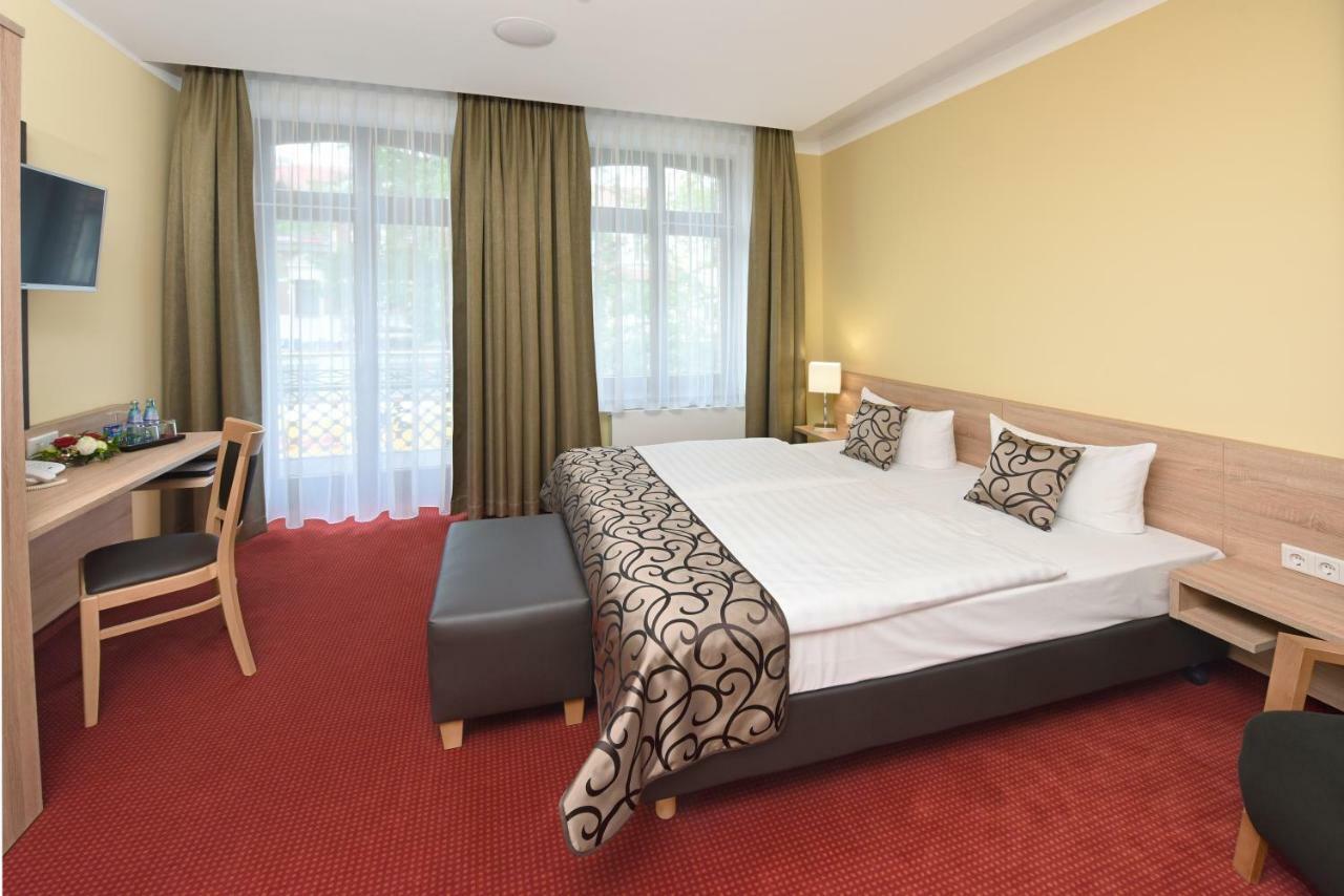 Port Inn Hotel Eichwalde エクステリア 写真